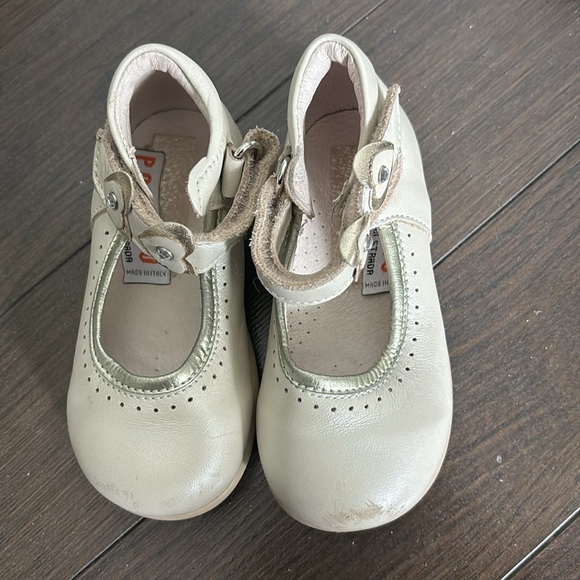 Beige baby girl shoes with straps - Picture 2 of 6
